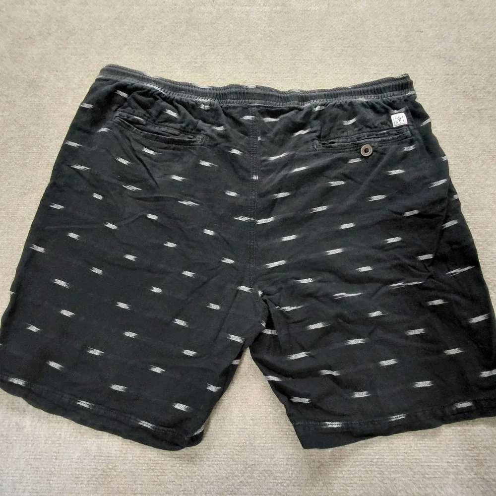 American Eagle Black Geometric Shorts Men's XXL 40